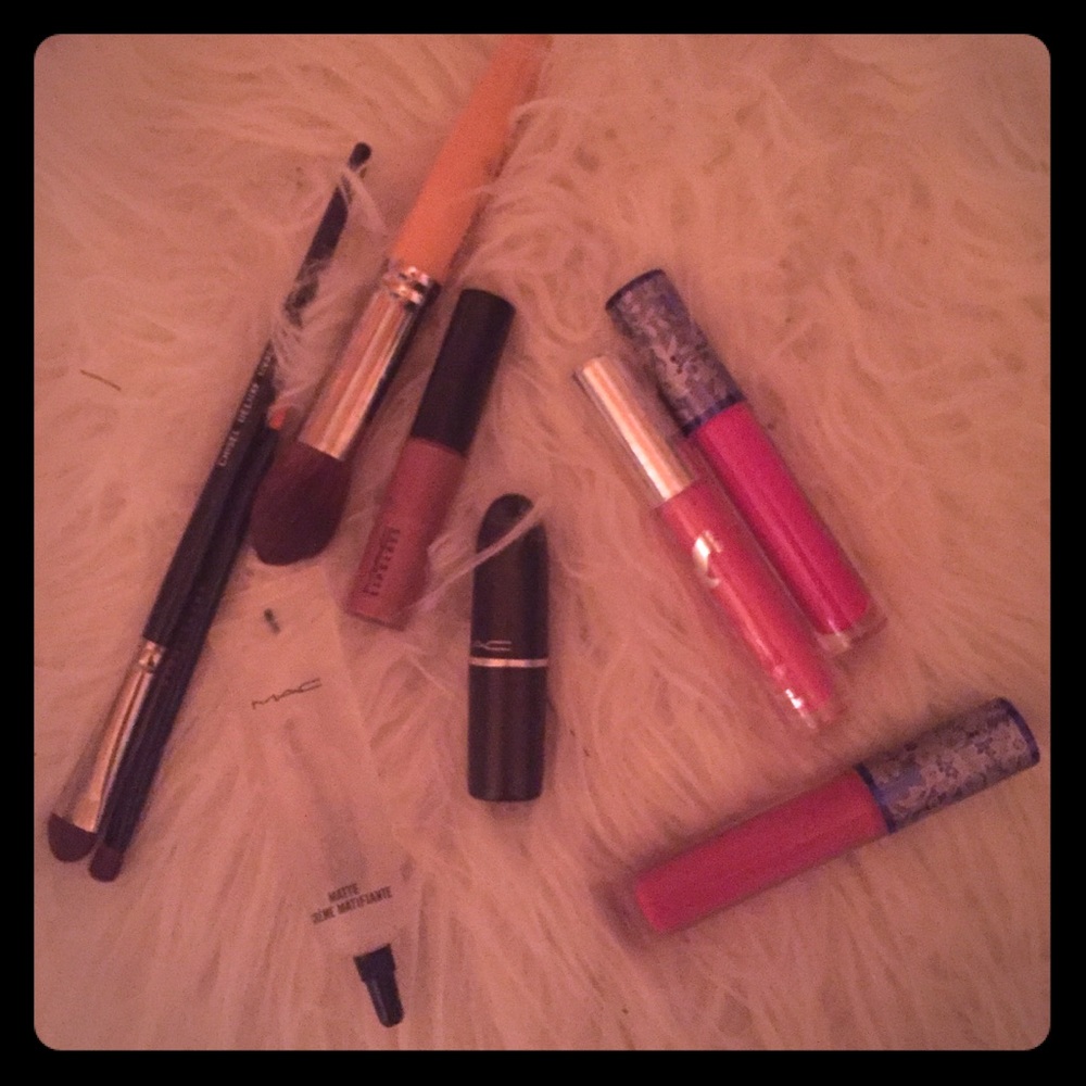Small makeup bundle